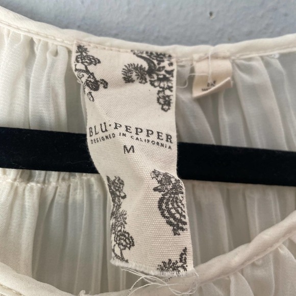 Blu Pepper Blouse - Picture 4 of 5